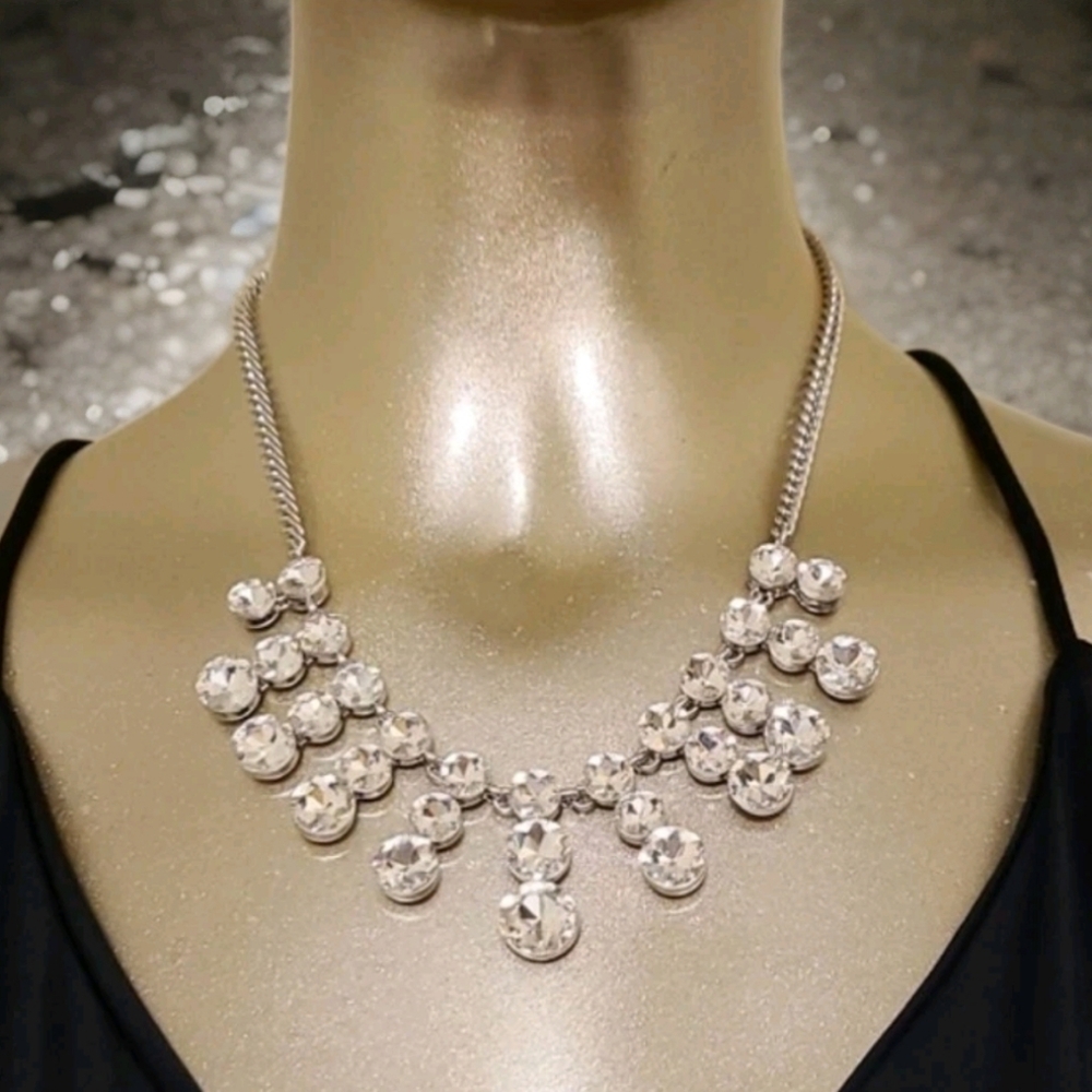 Vintage Elegant White Crystal Sunburst Silver Collar Necklace